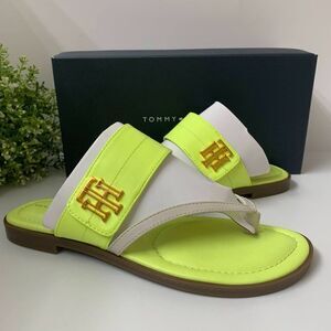 Tommy HIlfiger Meriem Womens Thong Sandal Monogram Emblem Logo Sz 8M Light Green